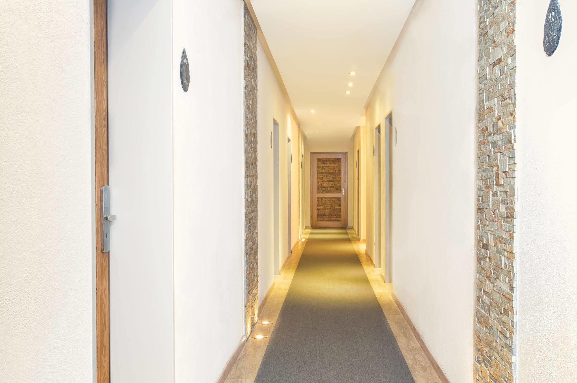 Hotel Filla Andre Ernst Bagian luar foto